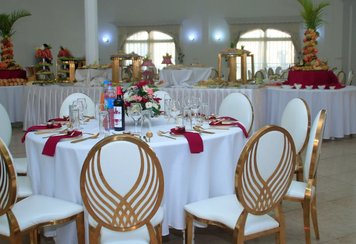 Salle de réception Espace Mahatehotia décorée pour un événement